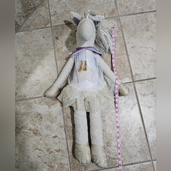 EUC* Pottery Barn Kids 28” Everly Magical Princess Horse  Pottery Barn Kids Everly Magical Princess Horse Linen Doll 28” Plush Toy Rare